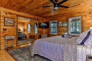 4 Schlafzimmer, Schreibtisch, Bügeleisen/Bügelbrett, kostenloses WLAN