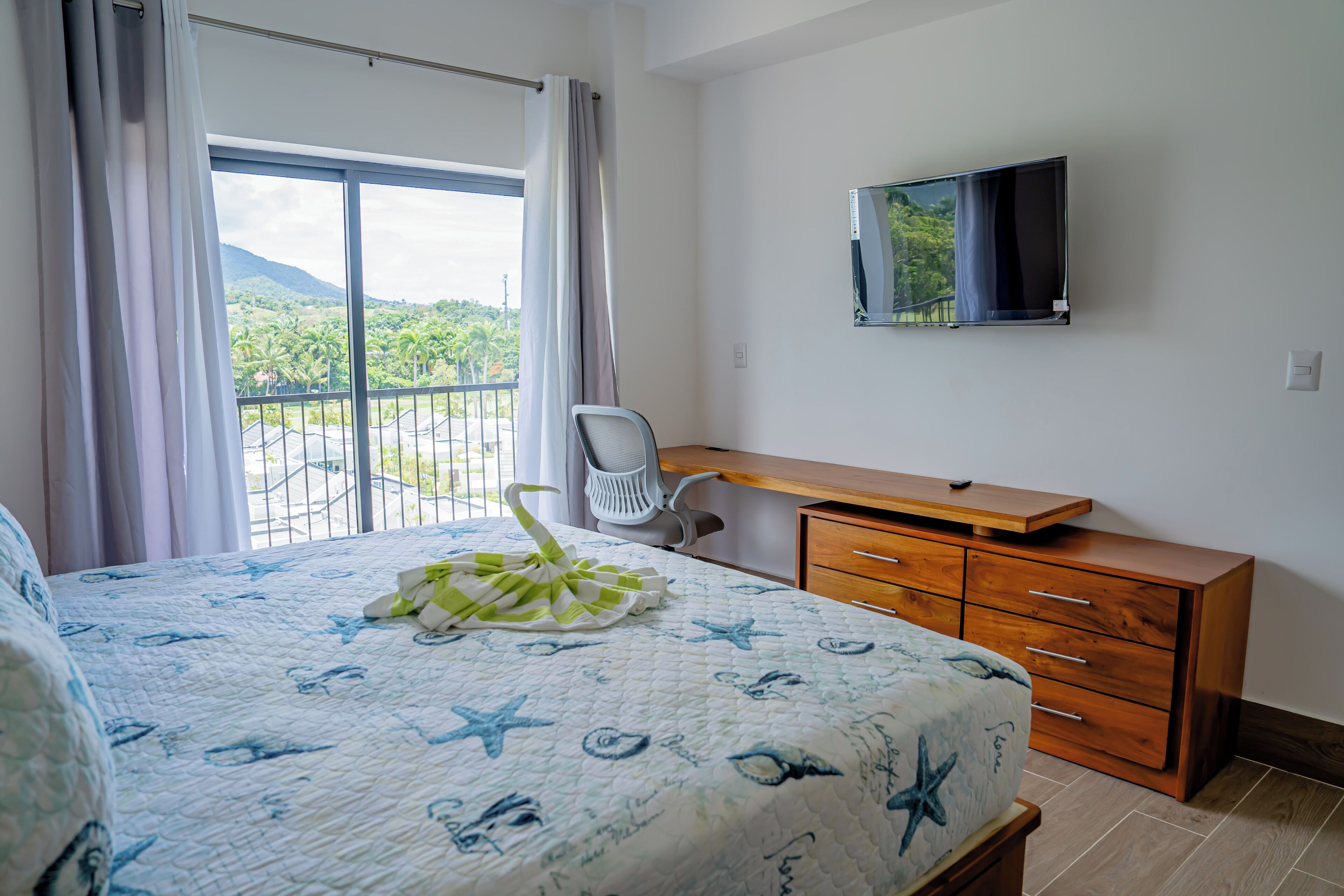 2 habitaciones, tabla de planchar con plancha y wifi gratis 