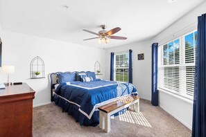 Appartement, meerdere bedden, patio, uitzicht op golfbaan (Stay & Play Branson Basecamp) | 2 slaapkamers, individueel gedecoreerd, individueel gemeubileerd