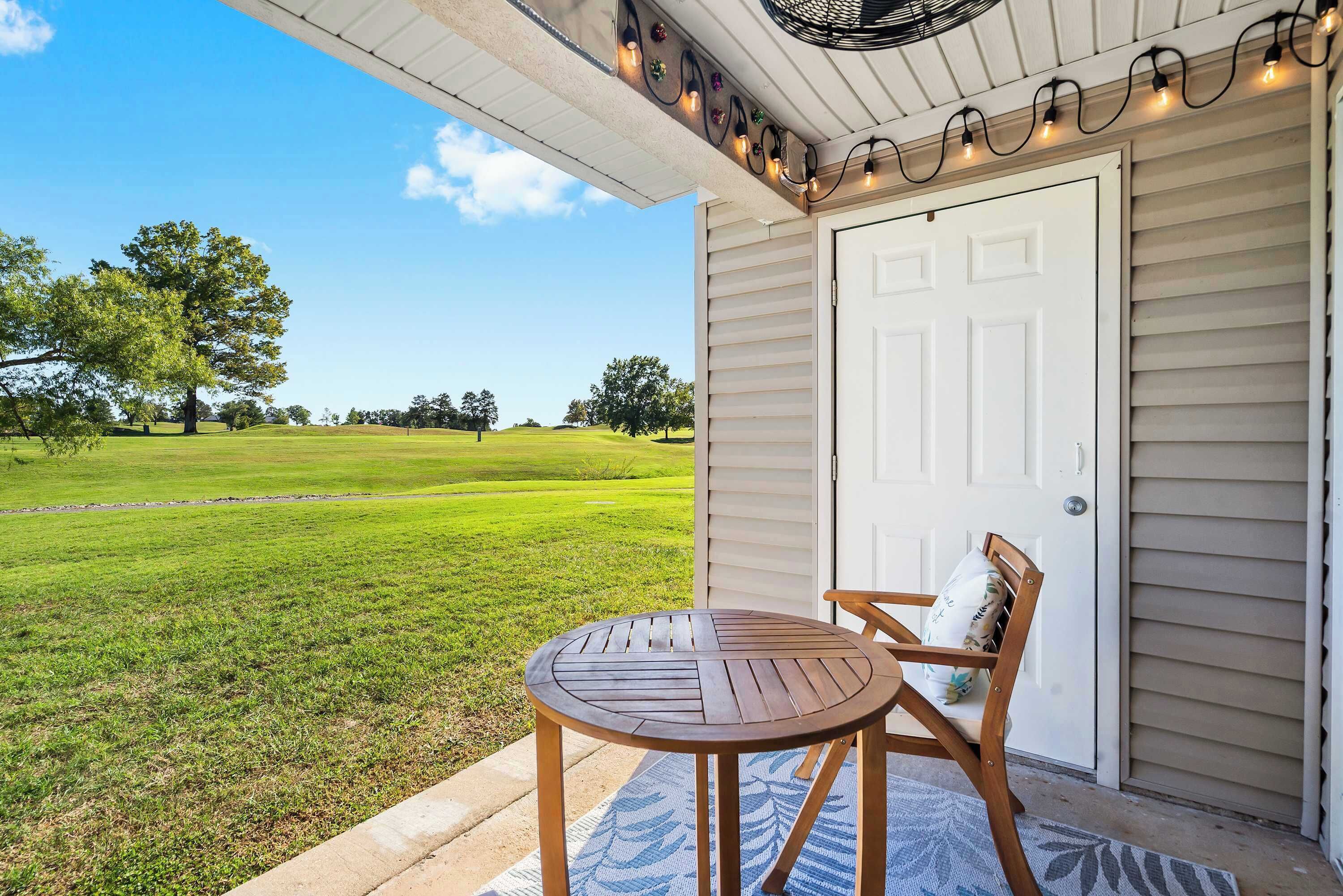 公寓客房, 多張床, 露台, 高球場景 (Stay & Play Branson Basecamp) | 客房景觀