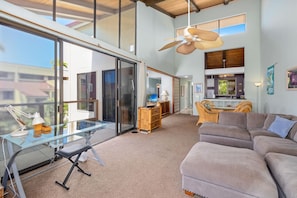 Condo, 2 Queen Beds (Kksr#6301 Ocean/Golf Course Views, To) | Living area - Kksr#6301 Ocean/golf Course Views, Top Floor (Kailua-Kona)