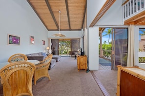 Appartamento, 2 letti queen (Kksr#6301 Ocean/Golf Course Views, To) | Area soggiorno