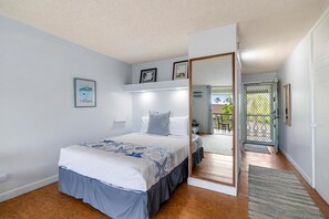 คอนโด, เตียงใหญ่ 1 เตียง (Kona Islander Inn#305)
