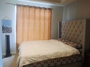 1 غرفة نوم ومكواة/لوح كي وواي فاي