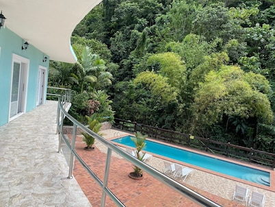 Torraille Waterfall Villas