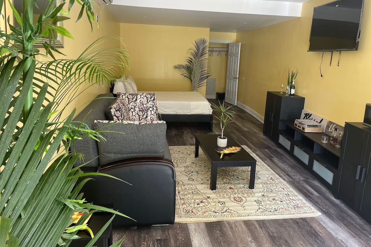 Comfort Studio Suite, Balcony, Pool View