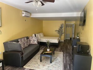 Iron/ironing board, free WiFi