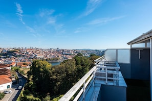 Property grounds - The Porto Wine Cellars Penthouse (Vila Nova de Gaia)
