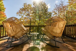 Terrace/patio - Modern Beech Mountain Getaway. 3 BDR. Fireplace. Slope Views (Beech Mountain)
