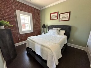 2 室のベッドルーム、アイロン / アイロン台、WiFi、ベッドシーツ