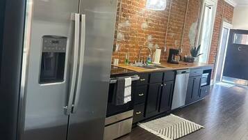 Mikrowelle, Ofen, Herdplatte, Geschirrspüler