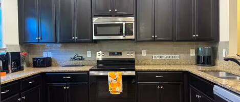 Micro-ondas, fogão, cooktop, lava-louças