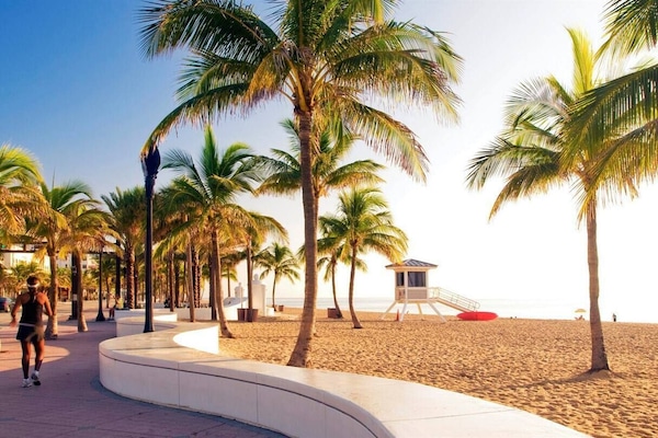 Solsenger og strandhåndklær