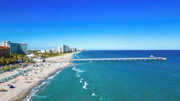 Liegestühle, Strandtücher