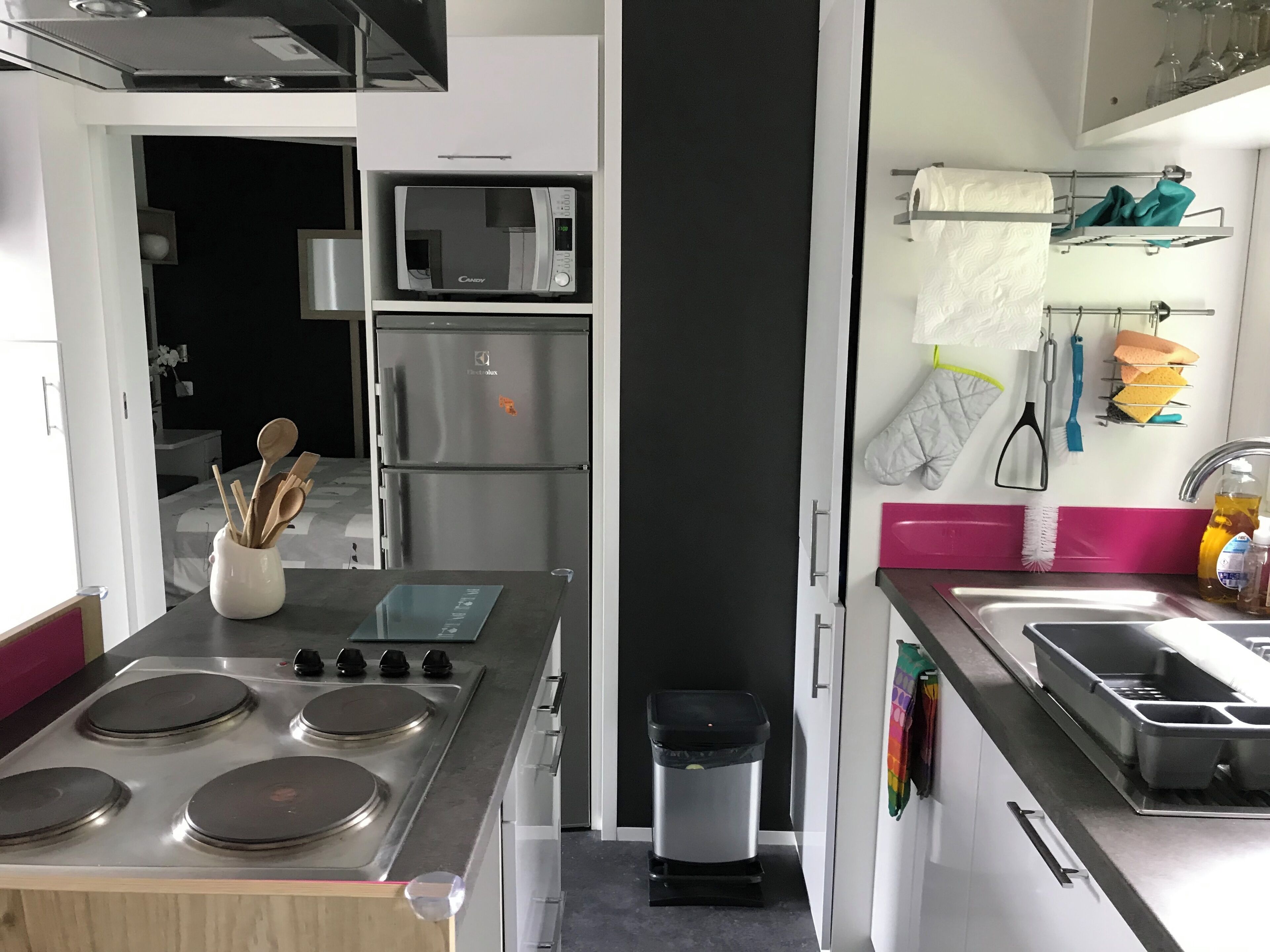 電子レンジ、オーブン、コンロ