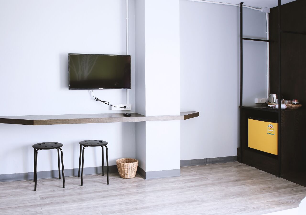 Dobbeltrom – superior, balkong, byutsikt | Skrivebord, skrivebord for bærbar PC, wi-fi (inkludert) og sengetøy