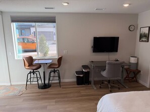 1 bedroom, desk, free WiFi, bed sheets