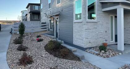 New Cozy Fully Furnished Studio Lone Tree