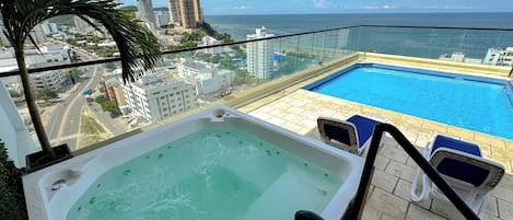 室外游泳池