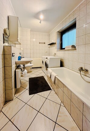 Towels, toilet paper - Ins Scholze large vacation apartment (Rimbach)