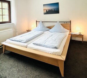 2 bedrooms, WiFi, bed sheets - Ins Scholze large vacation apartment (Rimbach)