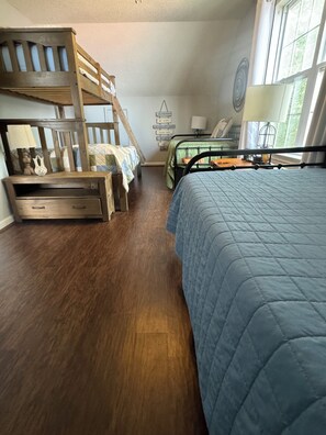 3 bedrooms, free WiFi, bed sheets