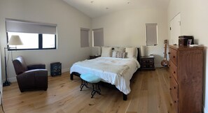 3 chambres, fer et planche à repasser, Wi-Fi, draps fournis