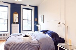 2 bedrooms, iron/ironing board, internet, bed sheets - Spacious Manhattan Duplex, 2 BR, 3BA (New York)