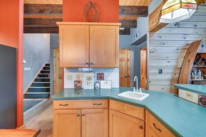 Interior - Secluded Woodland Retreat | Sleeps Large Groups (Gloversville)