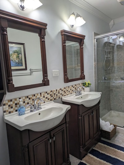 Charming 3-bedroom, 2-bath house with lovely Koi pond located in Dublin, GA