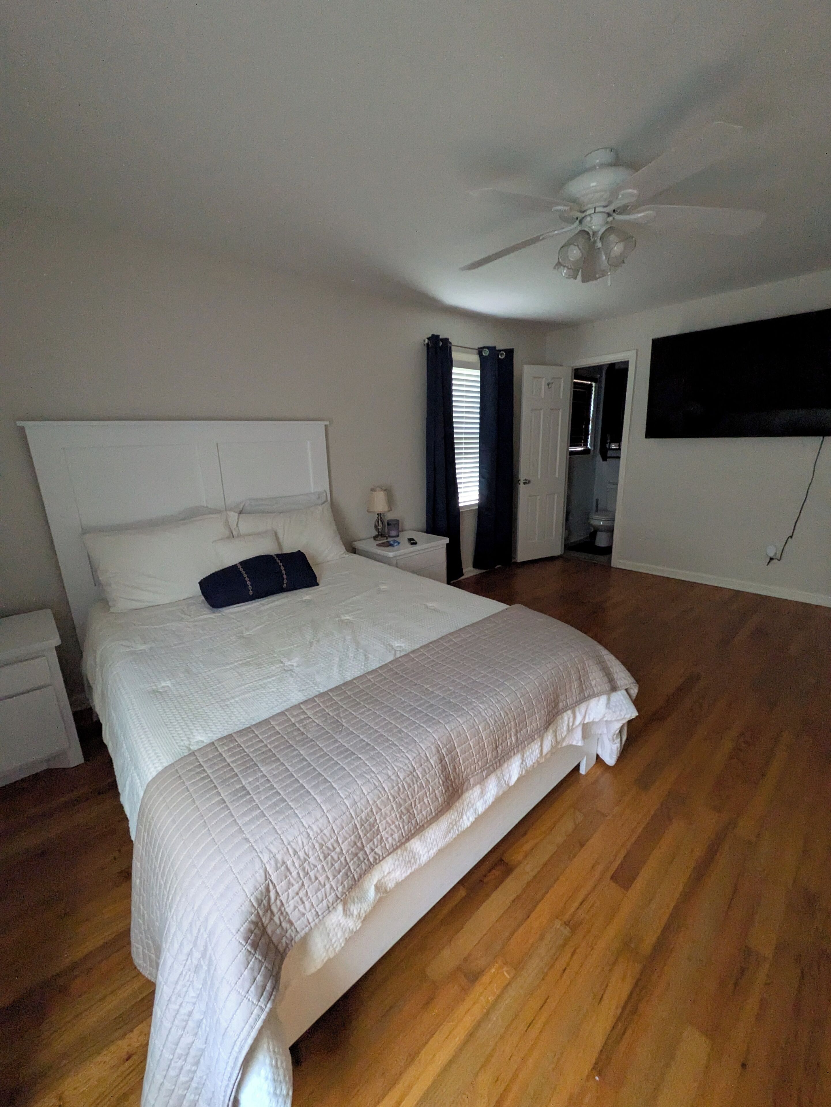 3 chambres, fer et planche à repasser, Wi-Fi gratuit, draps fournis