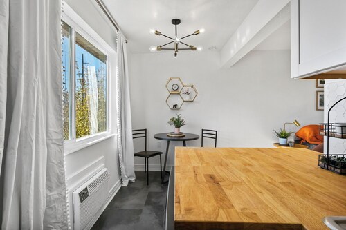 Wonderful 1-bedroom condo with AC in Salt Lake