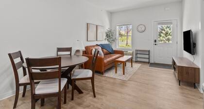 Fox Flats 1 Bedroom/Garage/Washer & Dryer