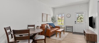 Fox Flats 1 Bedroom/Garage/Washer & Dryer