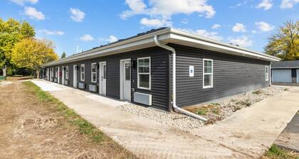 Fox Flats 1 Bedroom/Garage/Washer & Dryer