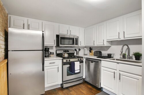 2BR Aesthetic Apt - Barry 37-GB