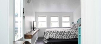 Unique private room and bath