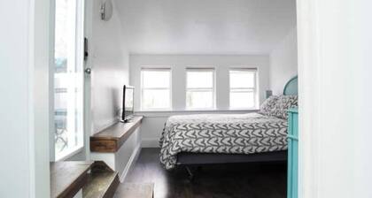 Unique private room and bath