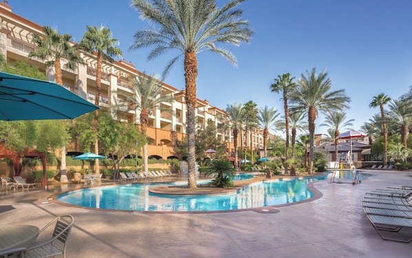 3 piscinas al aire libre