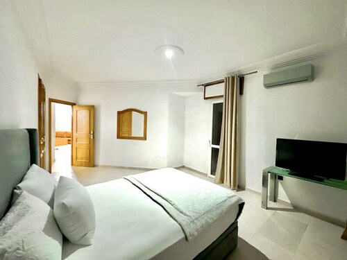 Modern and Cozy Beach Facing 2BR Apt in La Tulipe Complex, Tangier