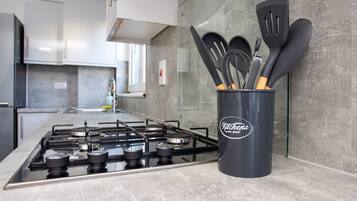 Fridge, microwave, oven, stovetop