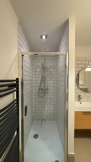 Hair dryer, towels - Market Street Retreat in Central Loughborough Sleeps 6 (Leicestershire)