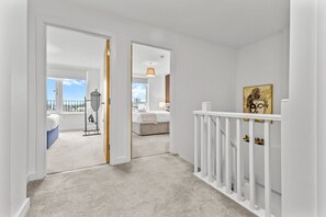 2 Schlafzimmer, Schreibtisch, Bügeleisen/Bügelbrett, WLAN