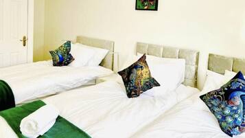 3 bedrooms, desk, iron/ironing board, WiFi