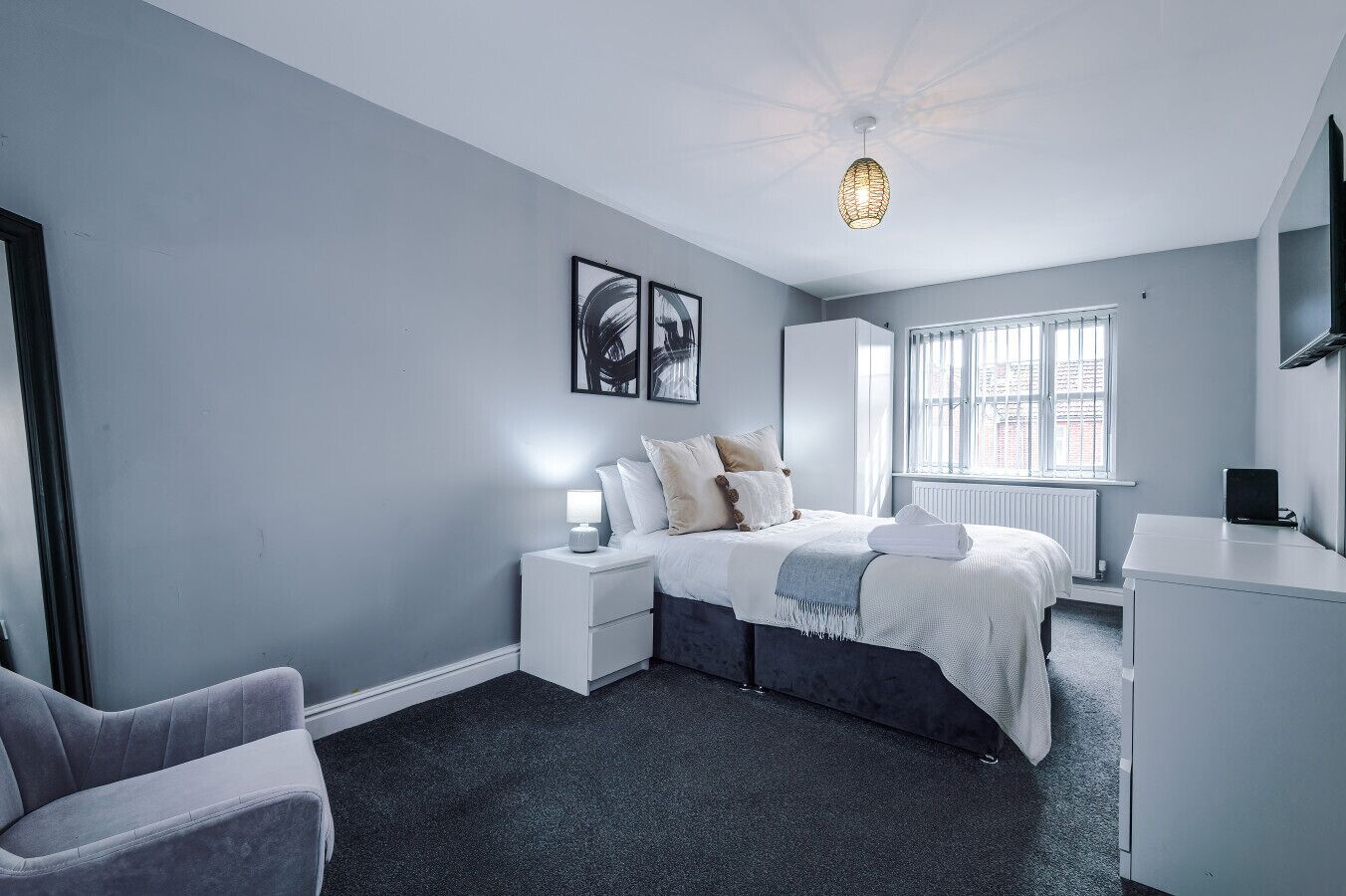 Escrivaninha, ferros/tábuas de passar roupa, Wi-Fi, roupa de cama