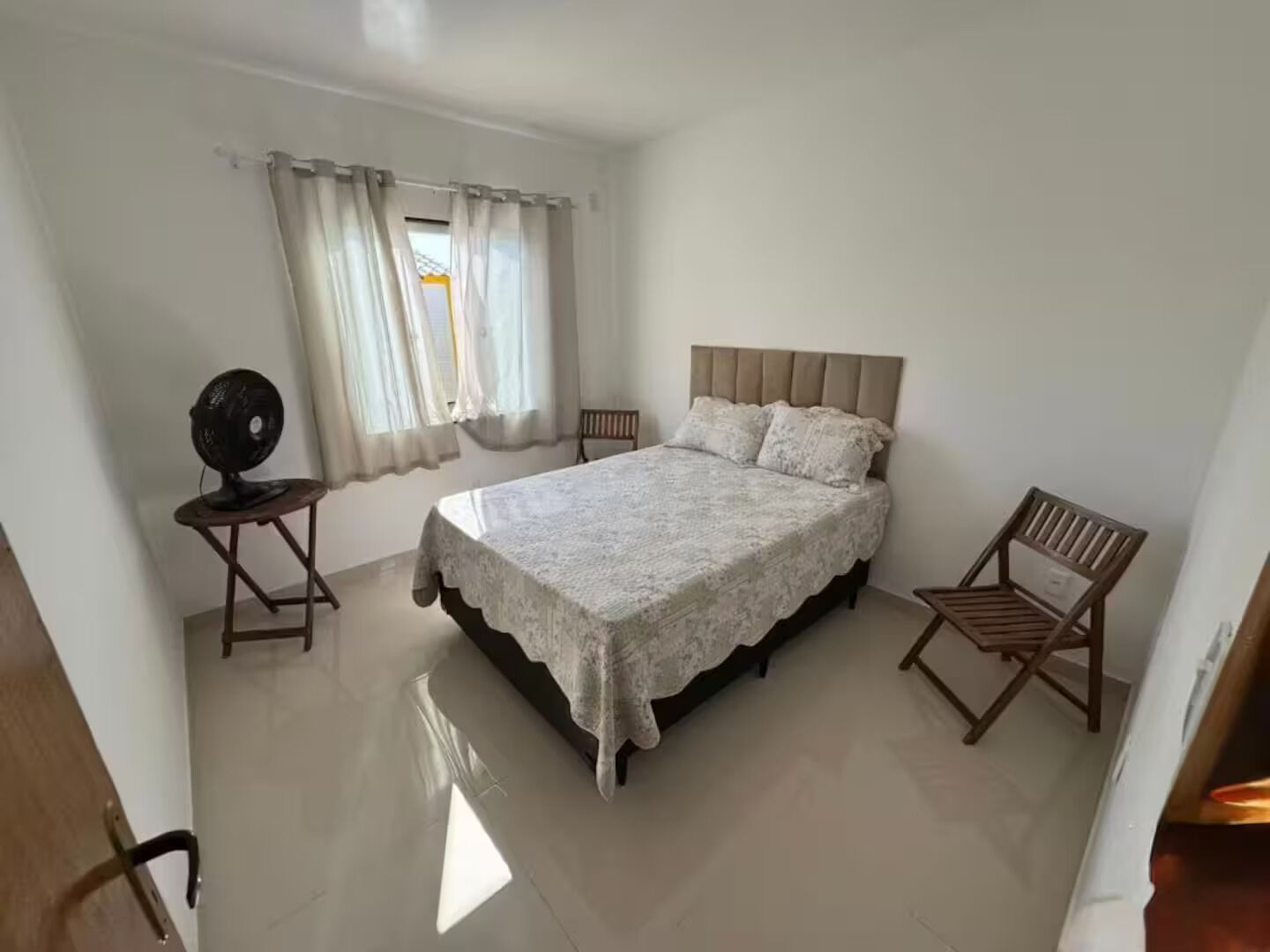 2 quartos, ferros/tábuas de passar roupa, Wi-Fi de cortesia