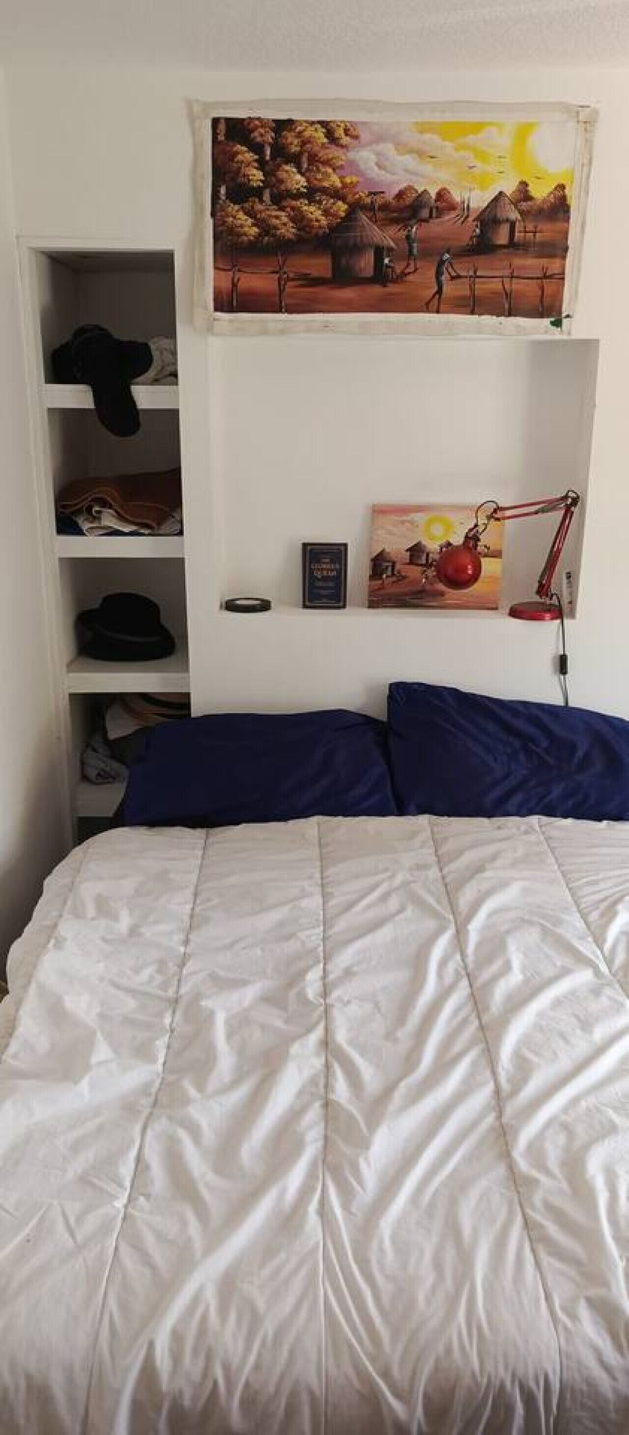 Desk, iron/ironing board, WiFi, bed sheets