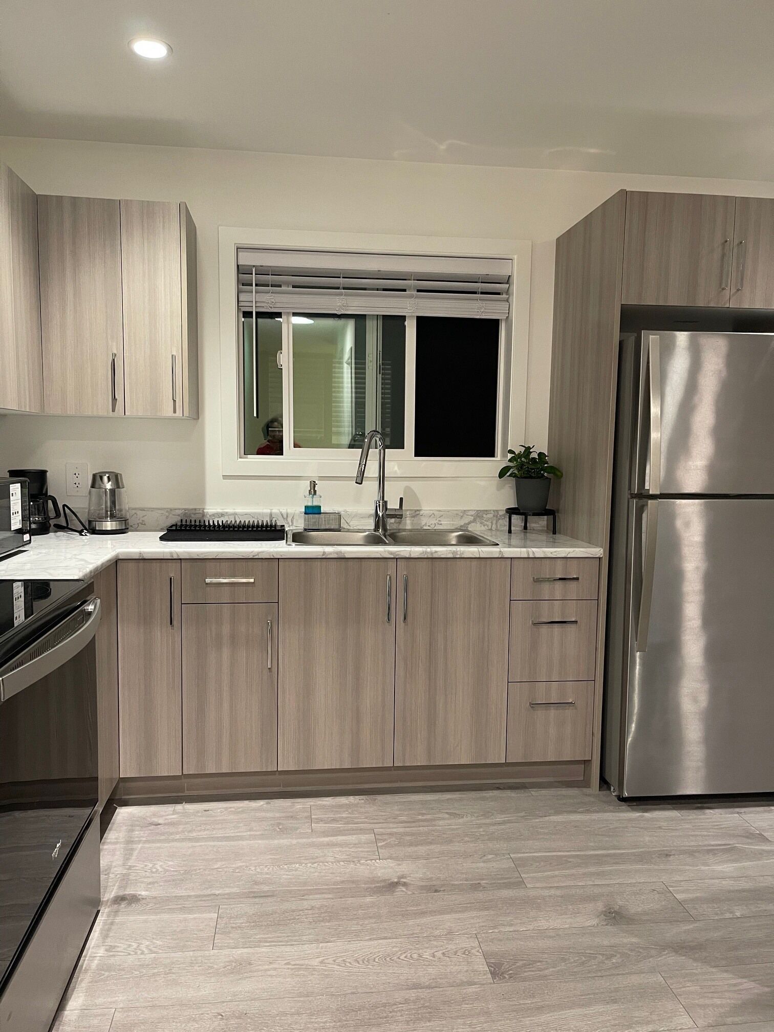 電子レンジ、オーブン、コンロ、食器洗い機