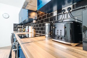 Kühlschrank, Ofen, Herdplatte, Toaster