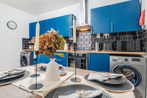 Kühlschrank, Ofen, Herdplatte, Toaster